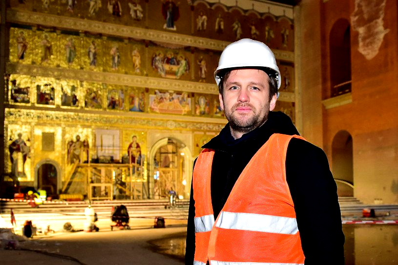 Largest Orthodox iconostasis: world record set by Romania's National Cathedral
