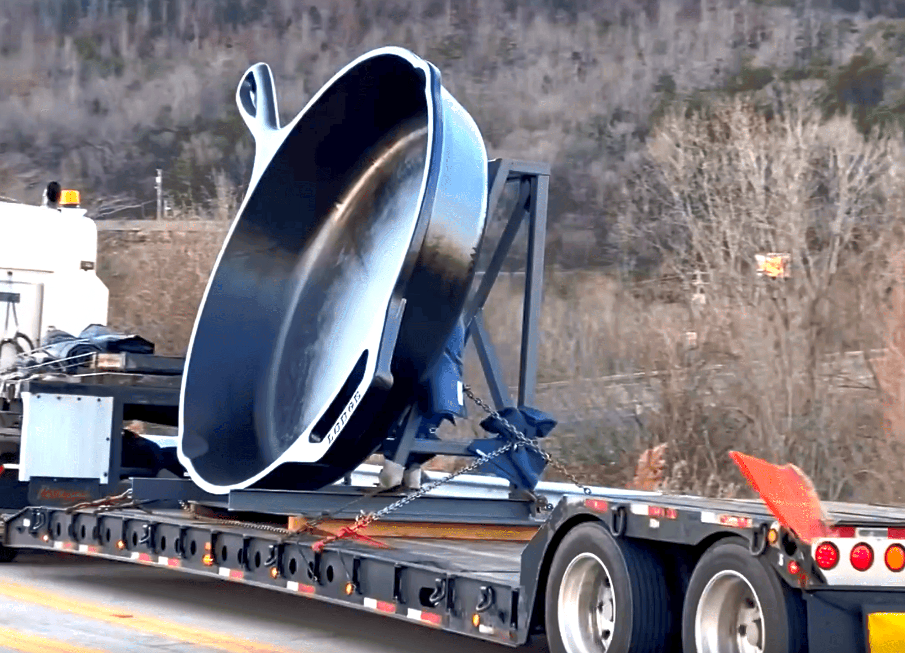 
Largest cast-iron skillet: South Pittsburg's Lodge Cast Iron Museum sets world record