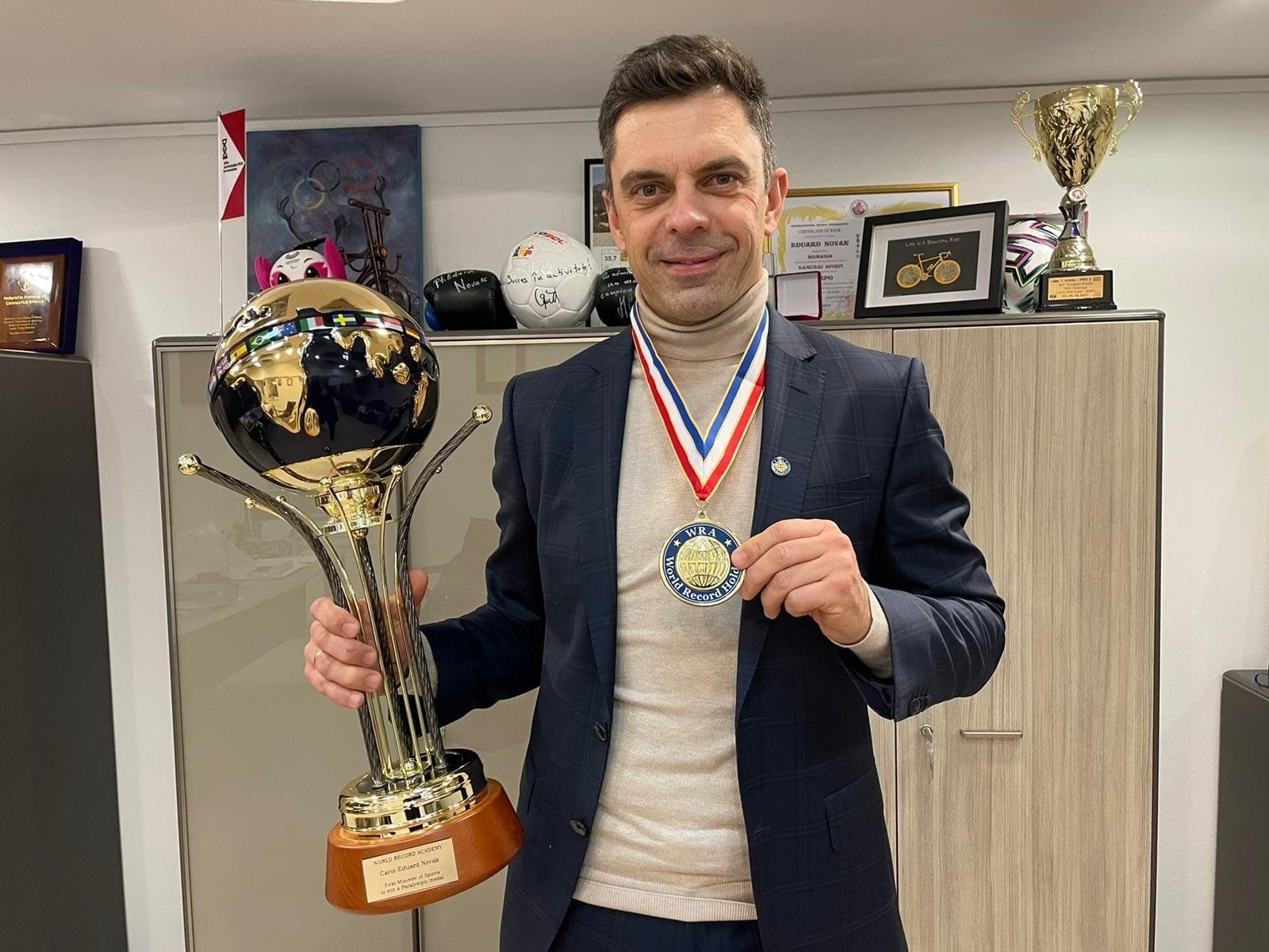 First Minister of Sports to win a Paralympic medal: Carol-Eduard Novak sets world record First Minister of Sports to win a Paralympic medal: Carol-Eduard Novak sets world record