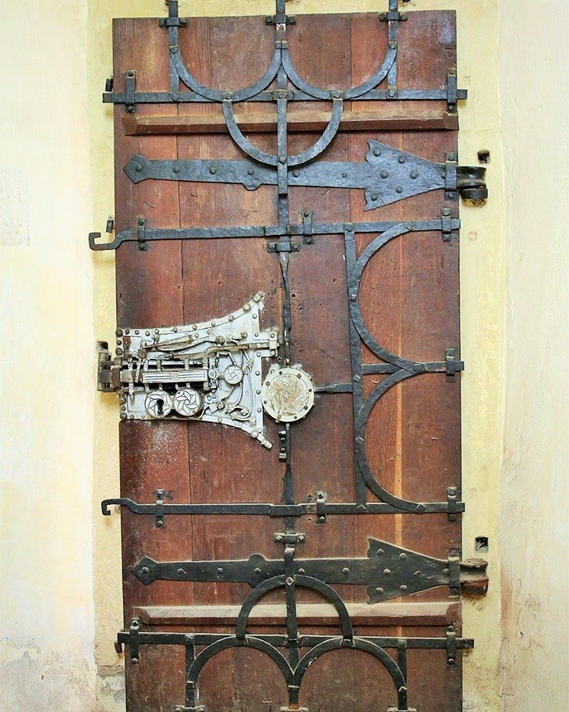 World's most complicated church lock: The Biertan fortified church sets world record