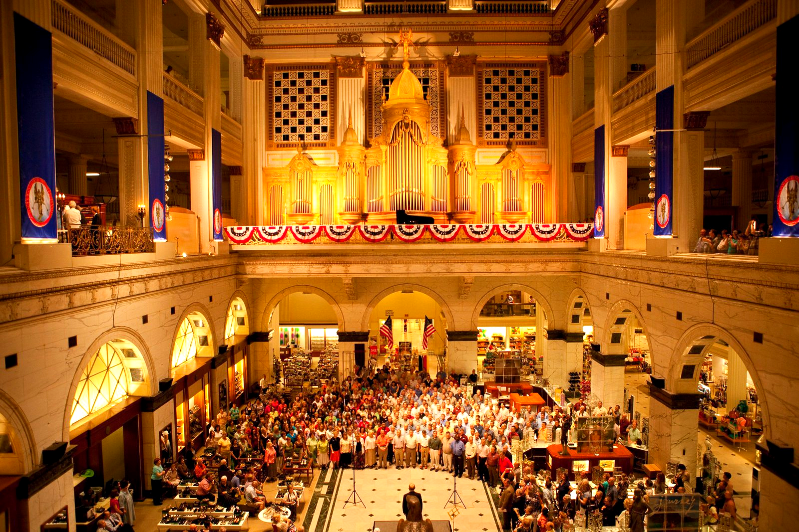 World's largest operating pipe organ: Philadelphia’s Wanamaker Organ sets world record World's largest operating pipe organ: Philadelphia’s Wanamaker Organ sets world record