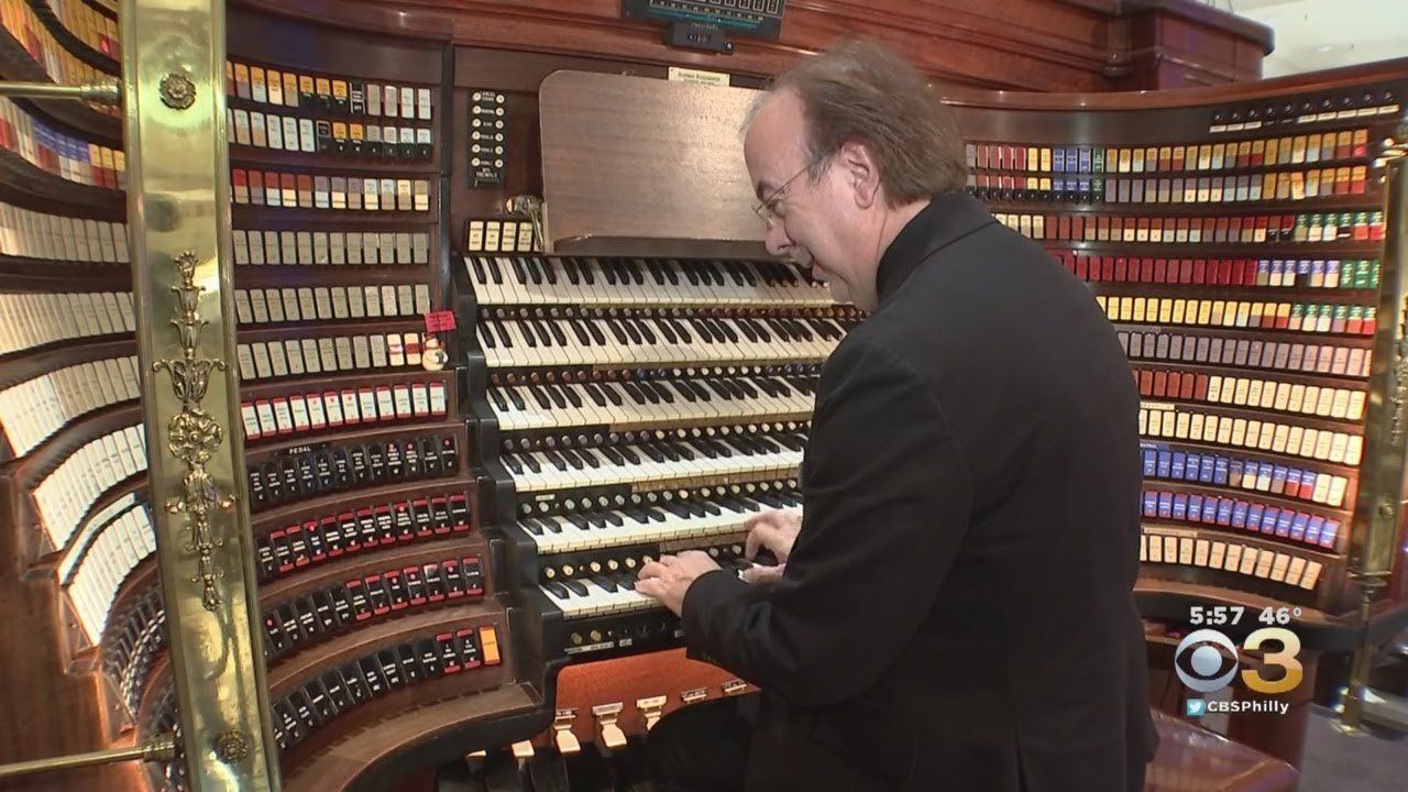 World's largest operating pipe organ: Philadelphia’s Wanamaker Organ sets world record