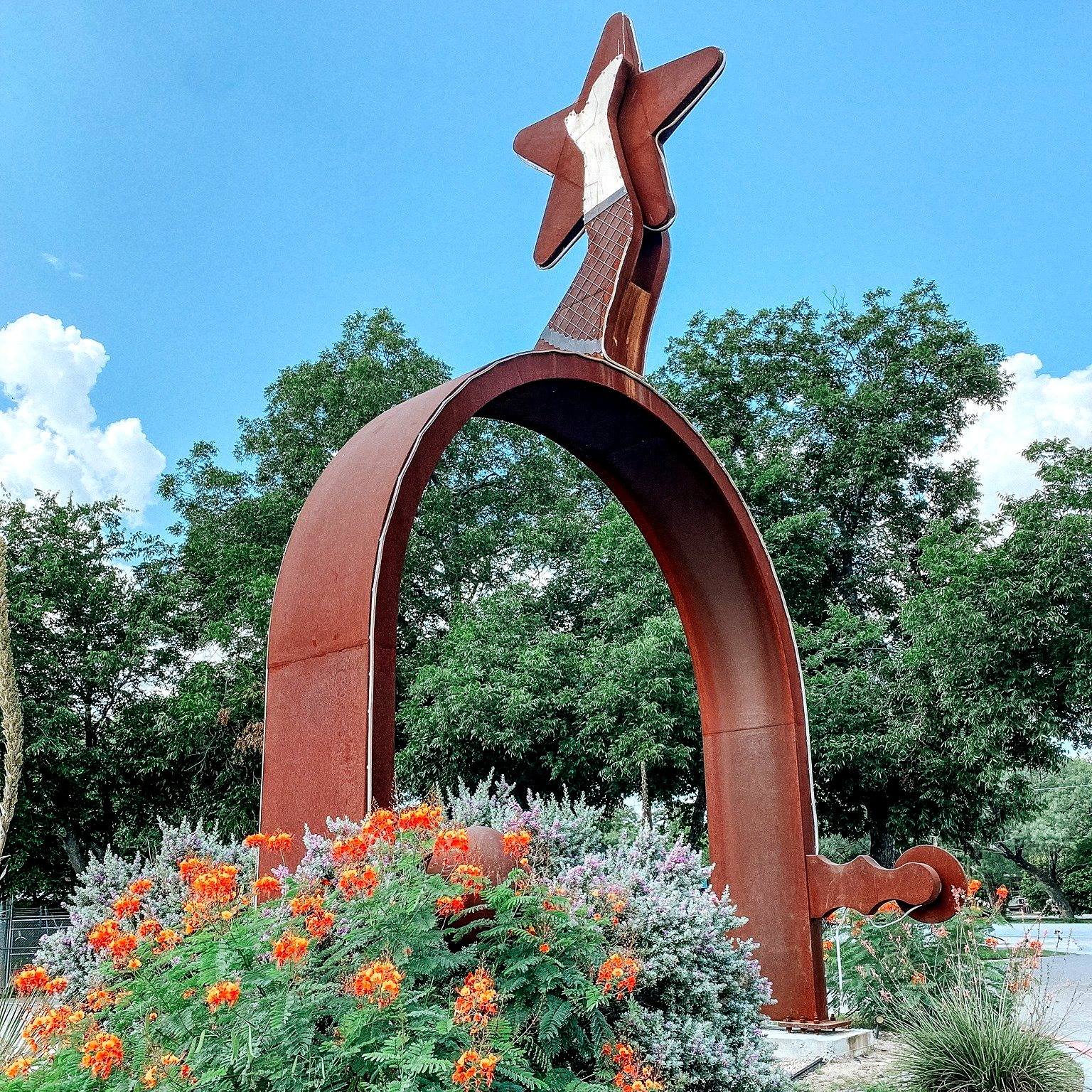 
World’s Largest Spur: Lampasas, Texas sets world record