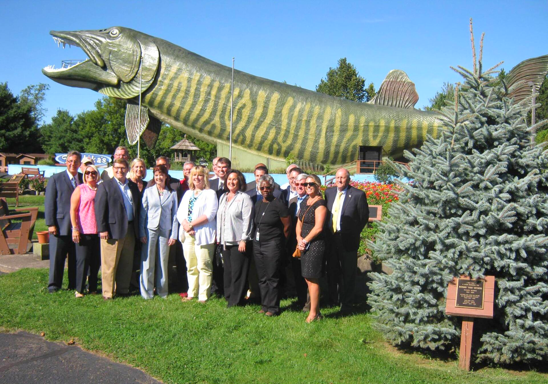 
World’s Largest Muskie Sculpture: world record set in Hayward, Wisconsin