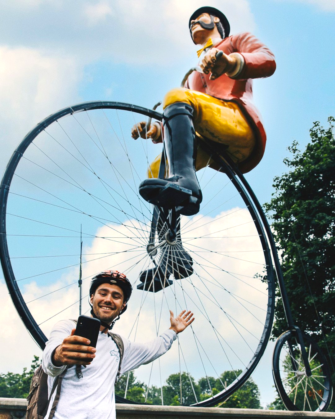 World's Largest Bicyclist: world record set in Sparta, Wisconsin