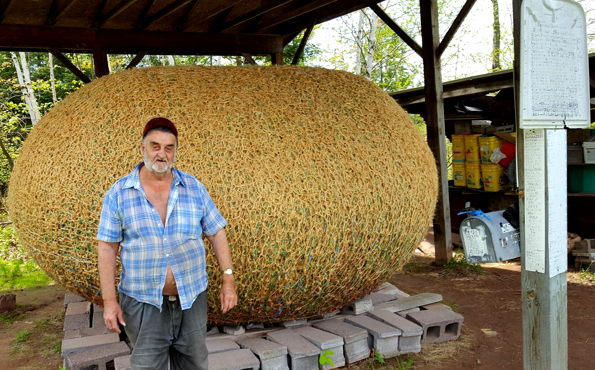 
World's Heaviest Ball of Twine: Lake Nebagamon, Wisconsin sets world record