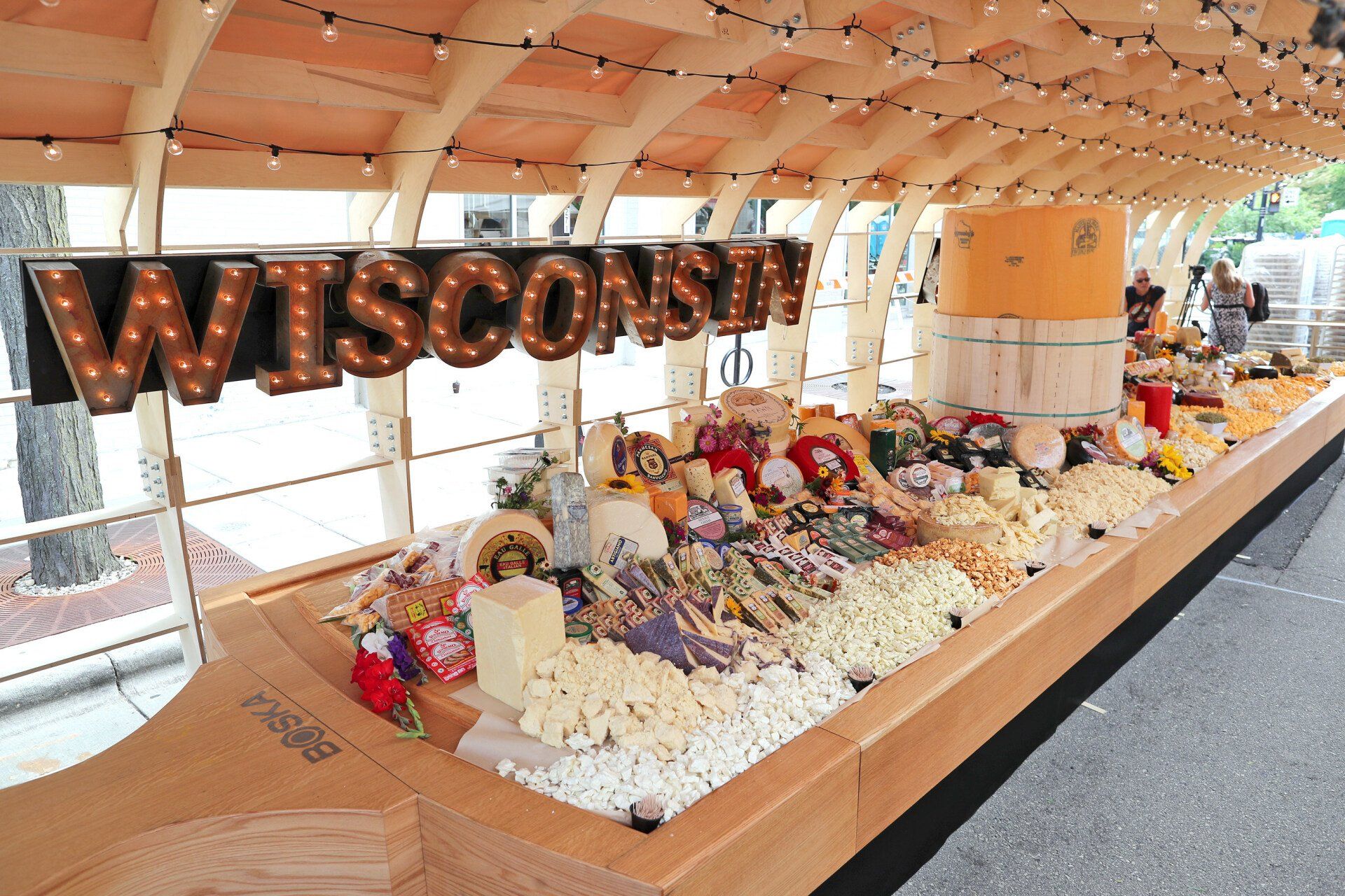 World's Largest Cheeseboard: world record set in Madison, Wisconsin