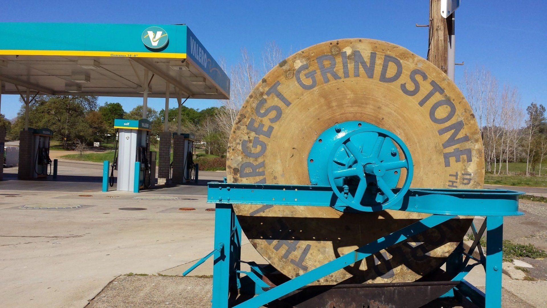 World's Largest Grindstone: world record set in Shasta lake, California