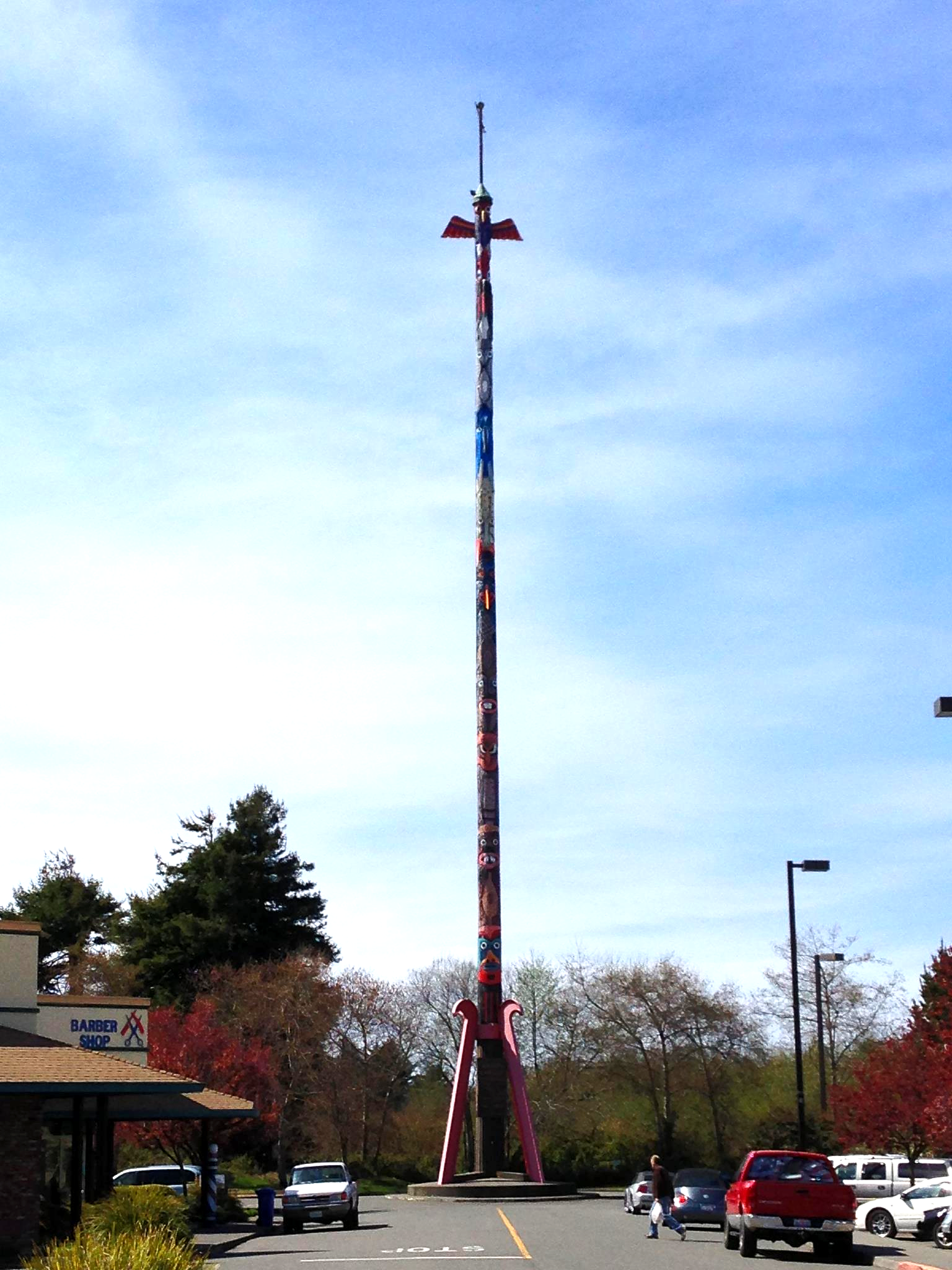 World's Largest Totem Pole: world record set in McKinleyville, California