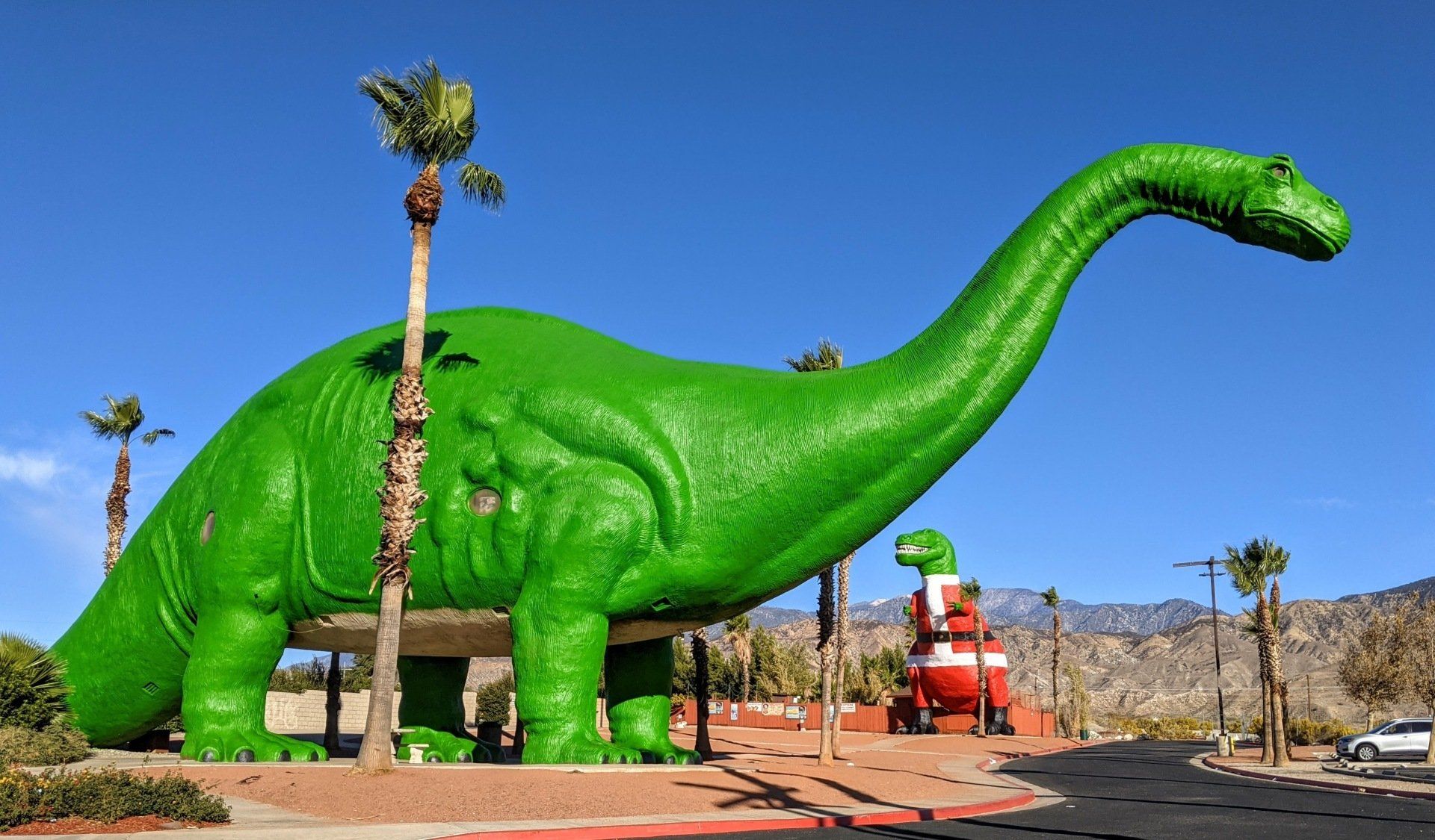 World's Biggest Dinosaur Sculptures: world record set by the Cabazon Dinosaurs World's Biggest Dinosaur Sculptures: world record set by the Cabazon Dinosaurs