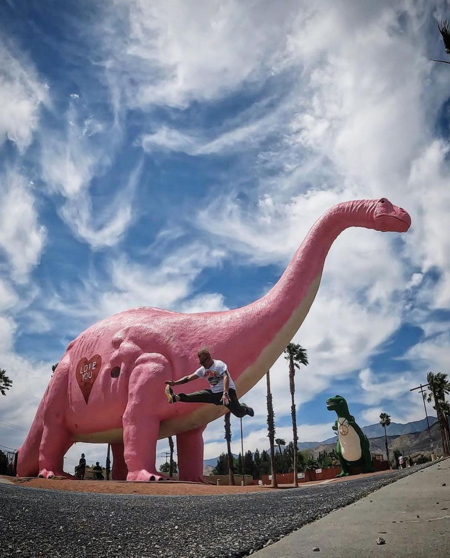 World's Biggest Dinosaurs Sculptures: world record set by the Cabazon Dinosaurs