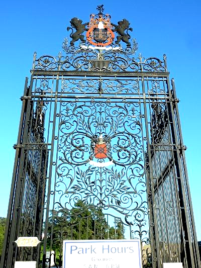 World's largest  wrought iron gates: world record set in Glendale, California
