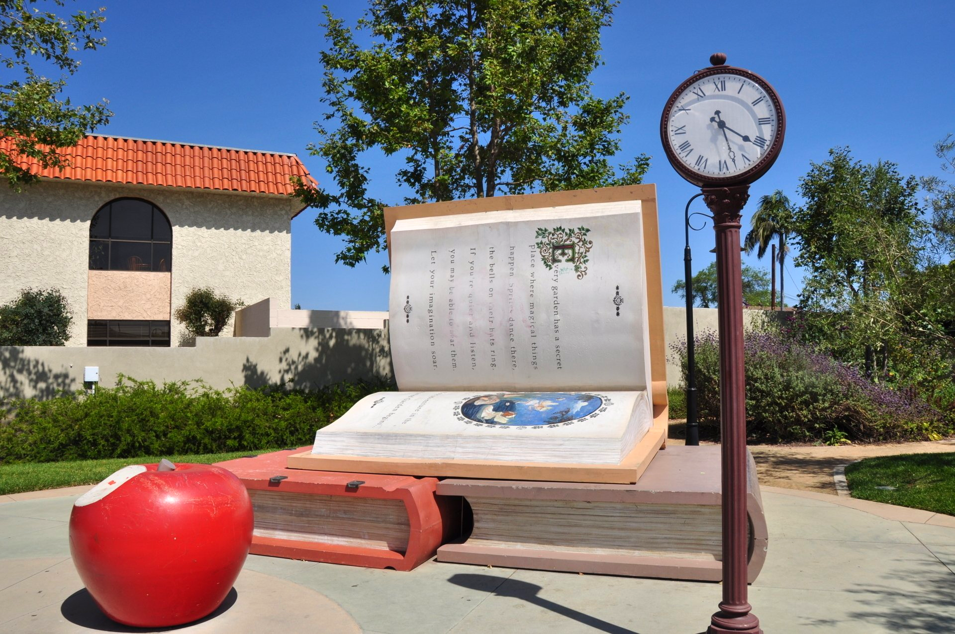 World's Largest Book Sculptures: world record in Bellflower, California