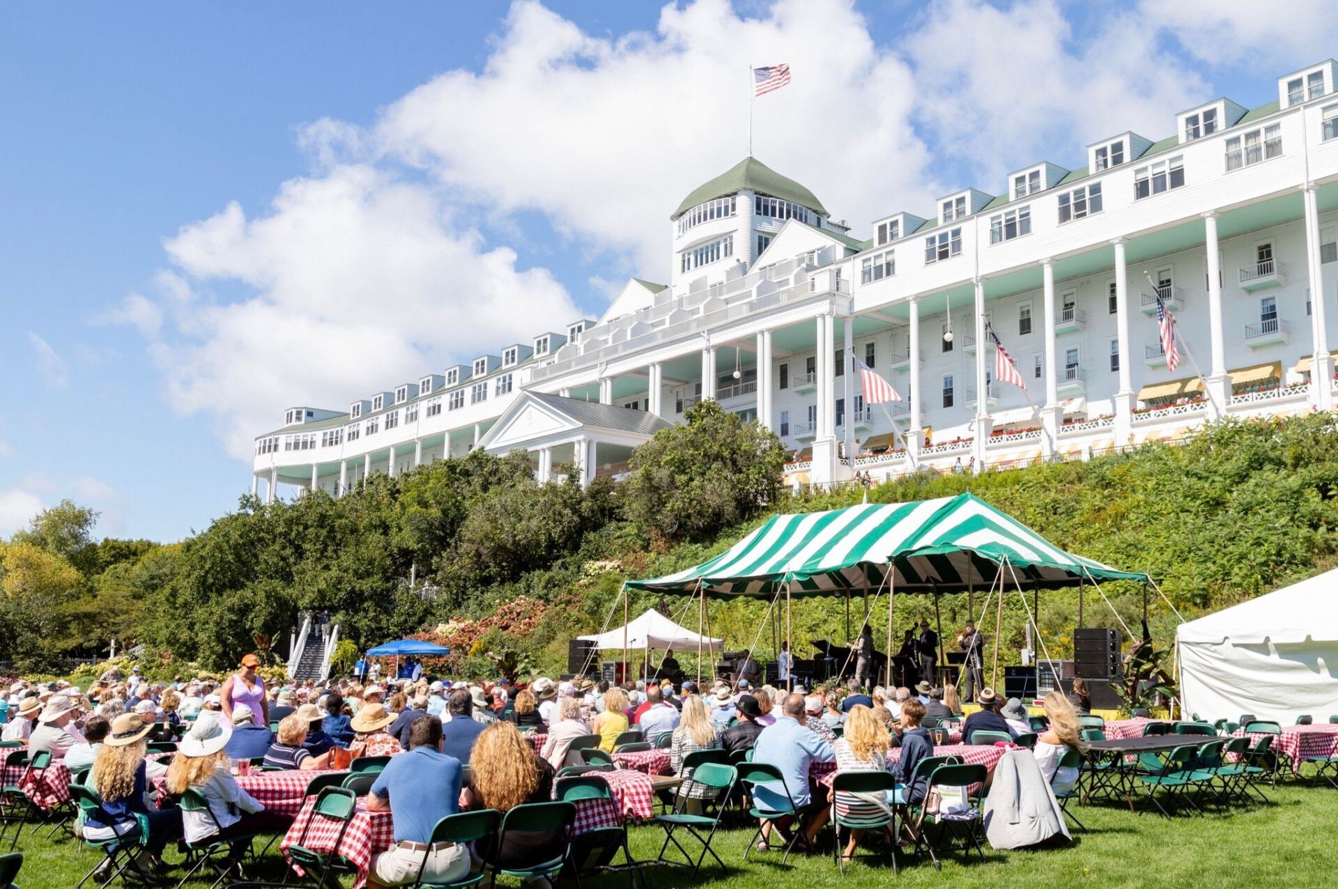 World's Longest Porch: world record in Mackinac Island, Michigan