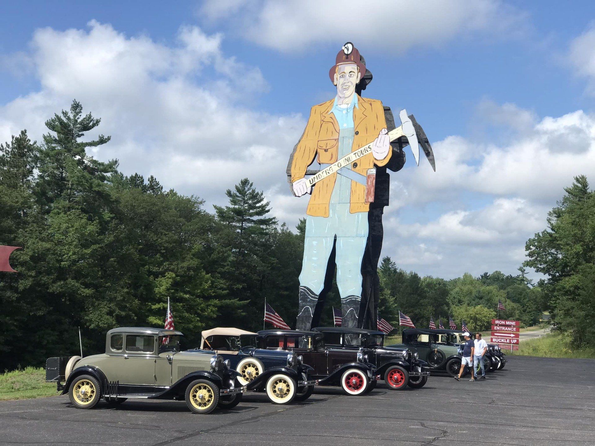 World’s Largest Miner Sign: world record in Iron Mountain, Michigan