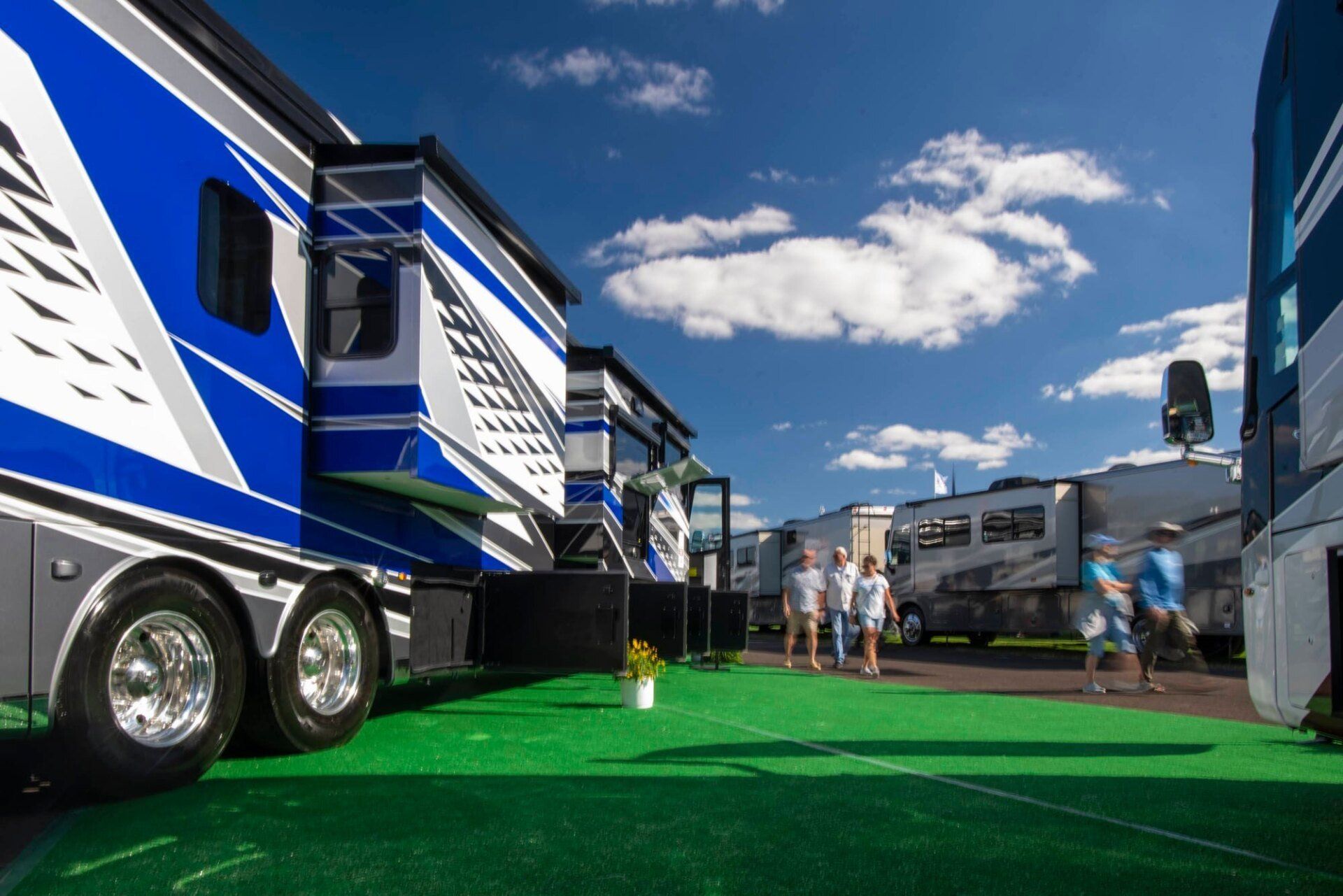 World’s Largest RV Dealership: world record in Tampa, Florida World’s Largest RV Dealership: world record in Tampa, Florida