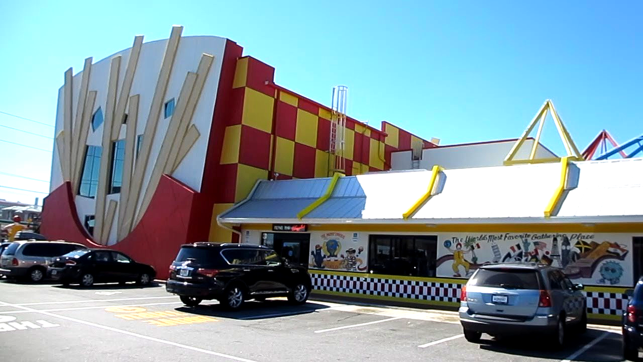 World's Largest Entertainment McDonald's: world record in Orlando, Florida World's Largest Entertainment McDonald's: world record in Orlando, Florida