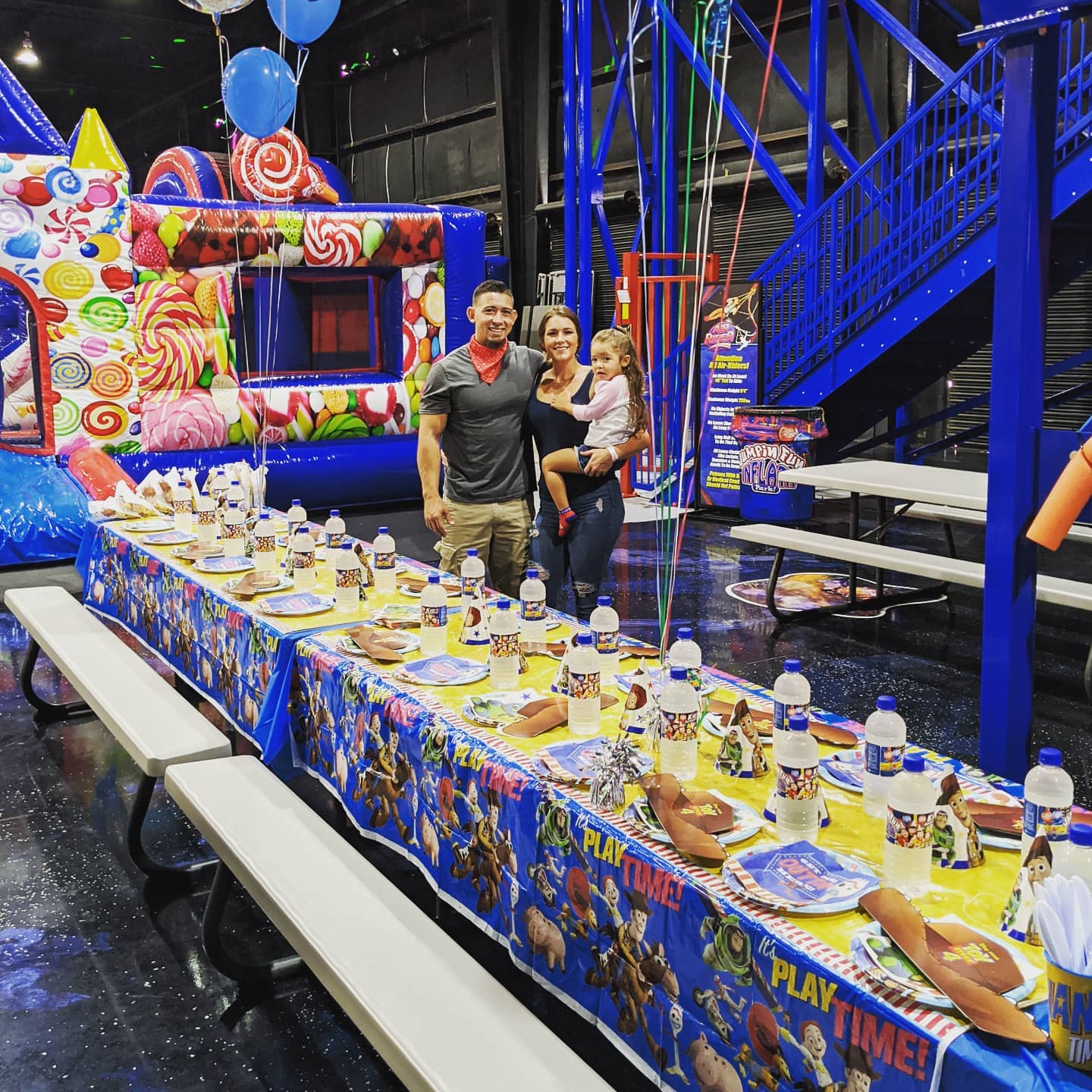 World's Largest Indoor Inflatable Adventure Park: world record in Sarasota, Florida World's Largest Indoor Inflatable Adventure Park: world record in Sarasota, Florida