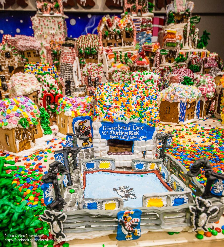 World's Largest Gingerbread Village: world record in New York City, New York