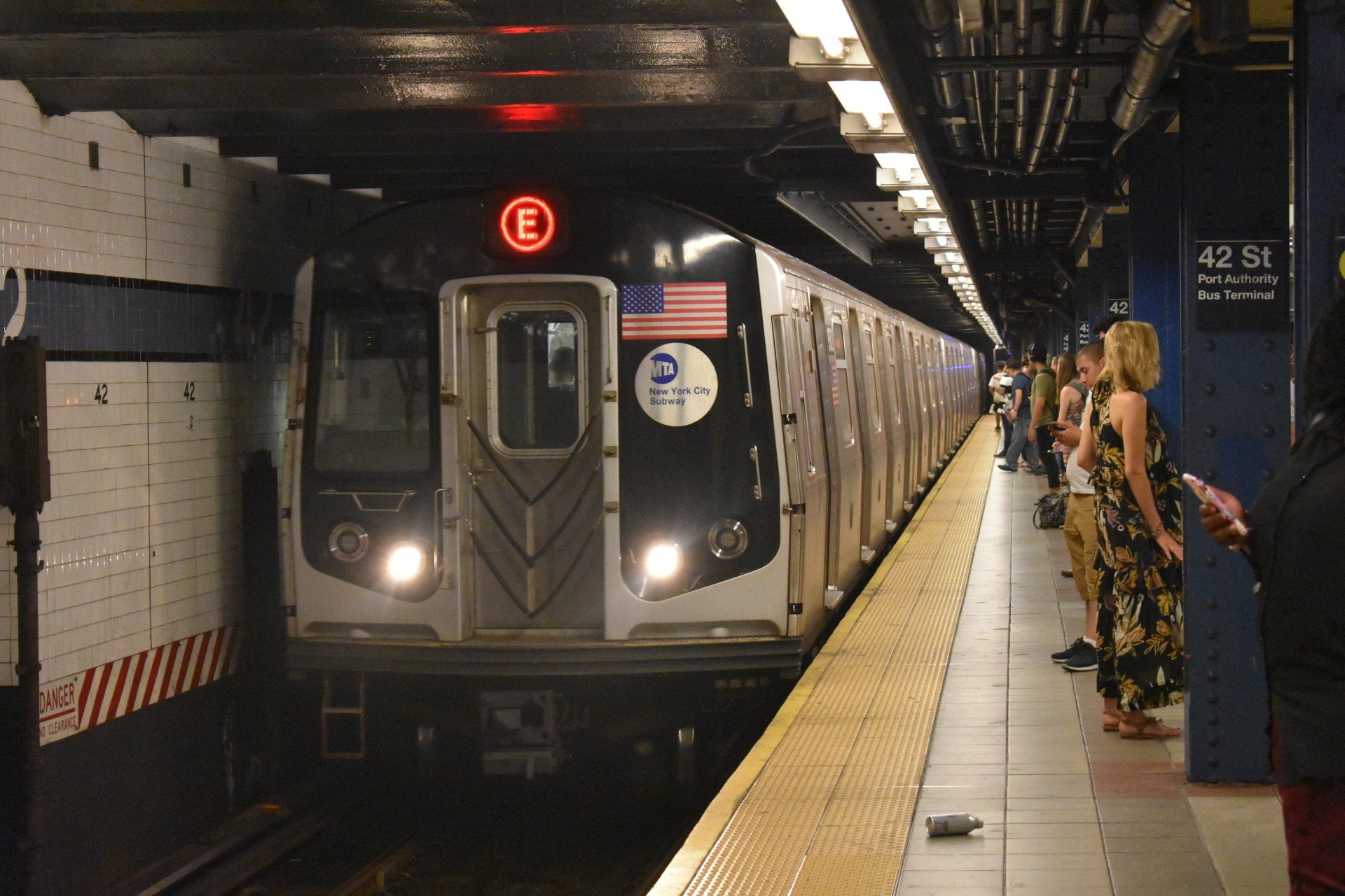 World's largest single rapid transit service provider: The New York City Subway sets world record World's largest single rapid transit service provider: The New York City Subway sets world record