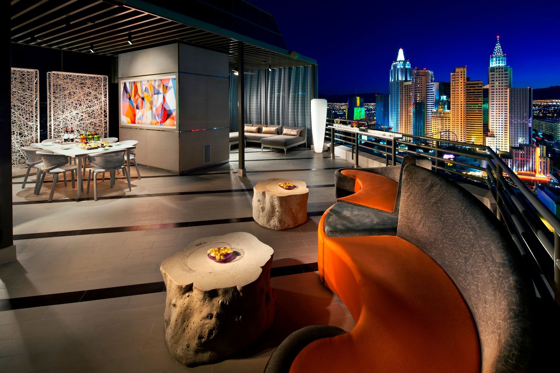 World's Largest Single Hotel Building: MGM Grand Las Vegas sets world record