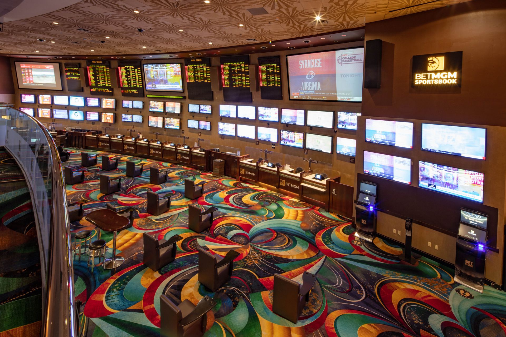 World's Largest Single Hotel Building: MGM Grand Las Vegas sets world record
