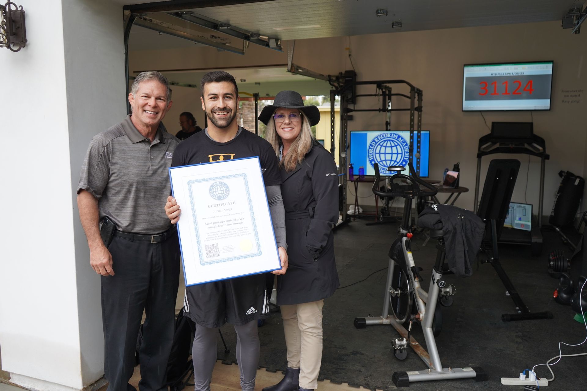 Most Pull Ups In A Month (Mixed Grip): Jordan Veiga sets world record