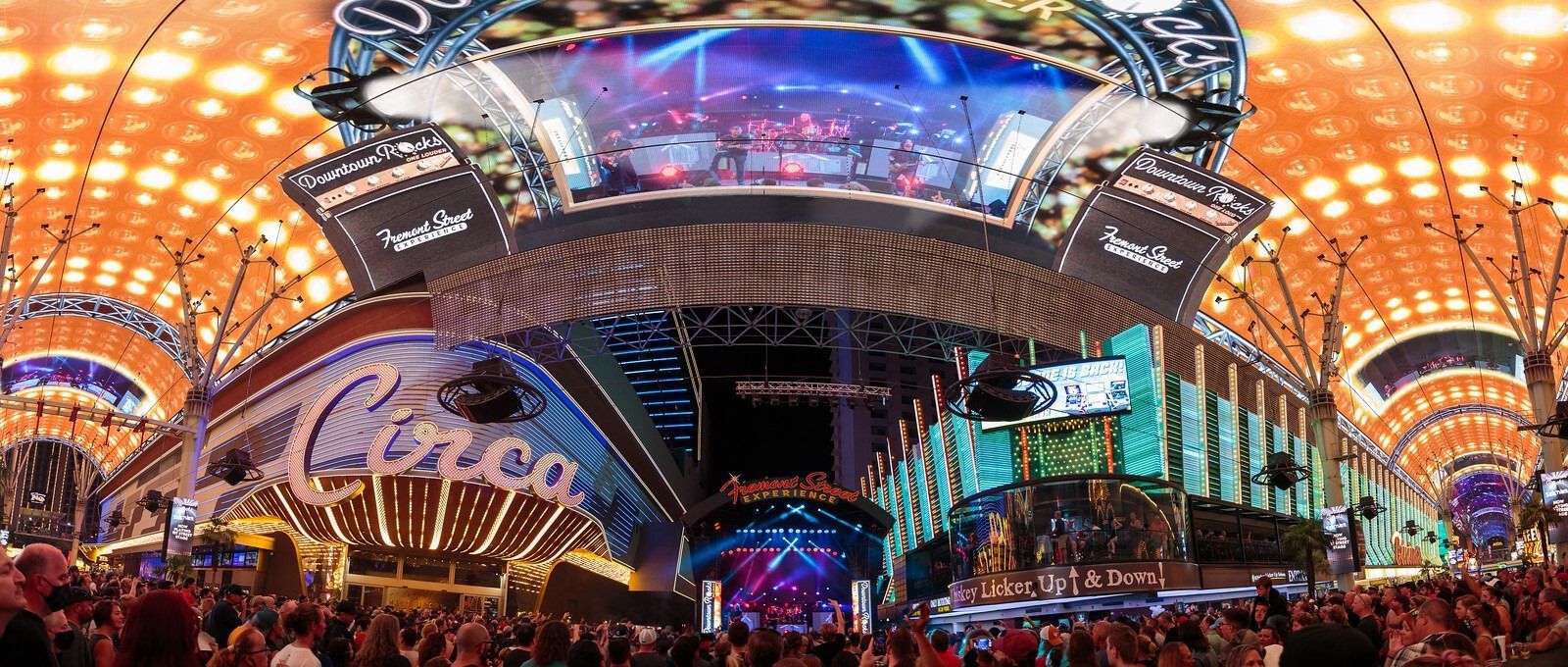 World's Largest Single Video Screen: world record in Las Vegas, Nevada World's Largest Single Video Screen: world record in Las Vegas, Nevada