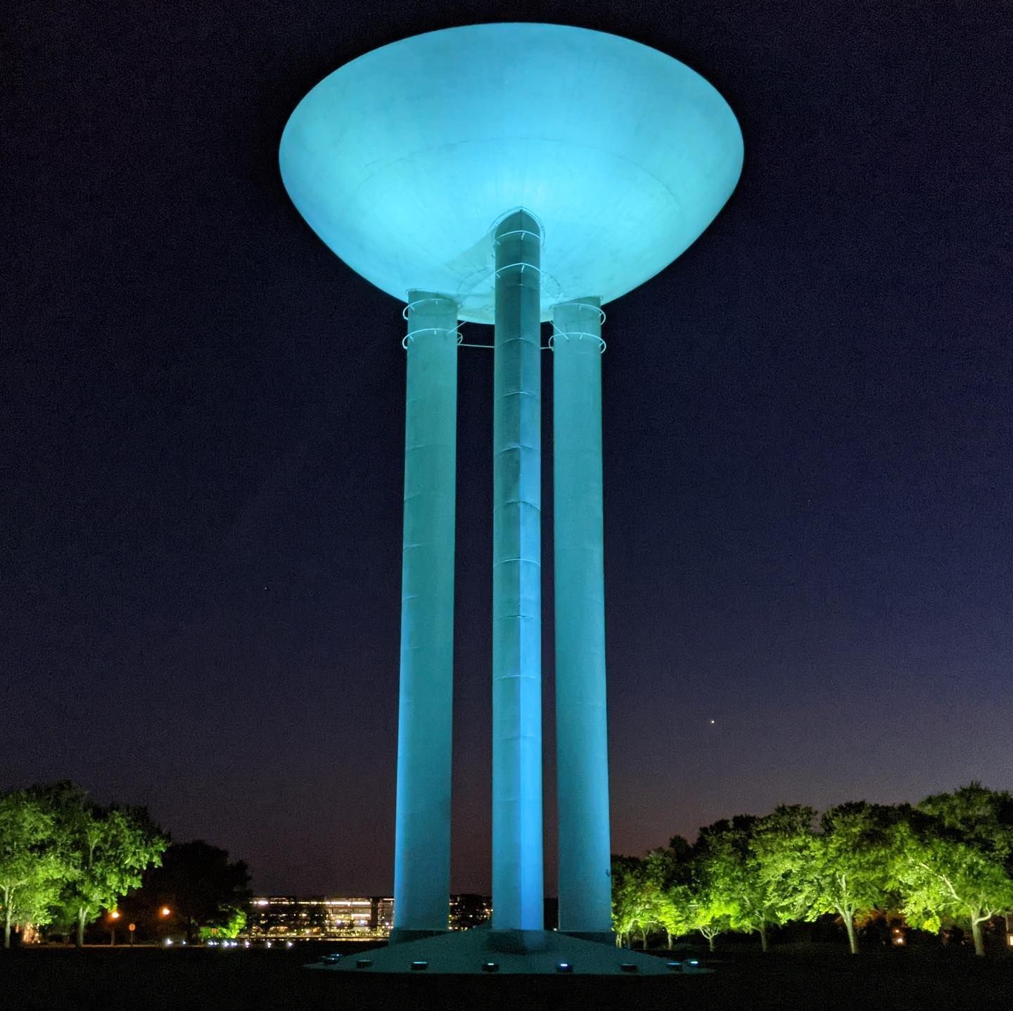 World's Largest Transistor Monument: world record in Holmdel World's Largest Transistor Monument: world record in Holmdel
