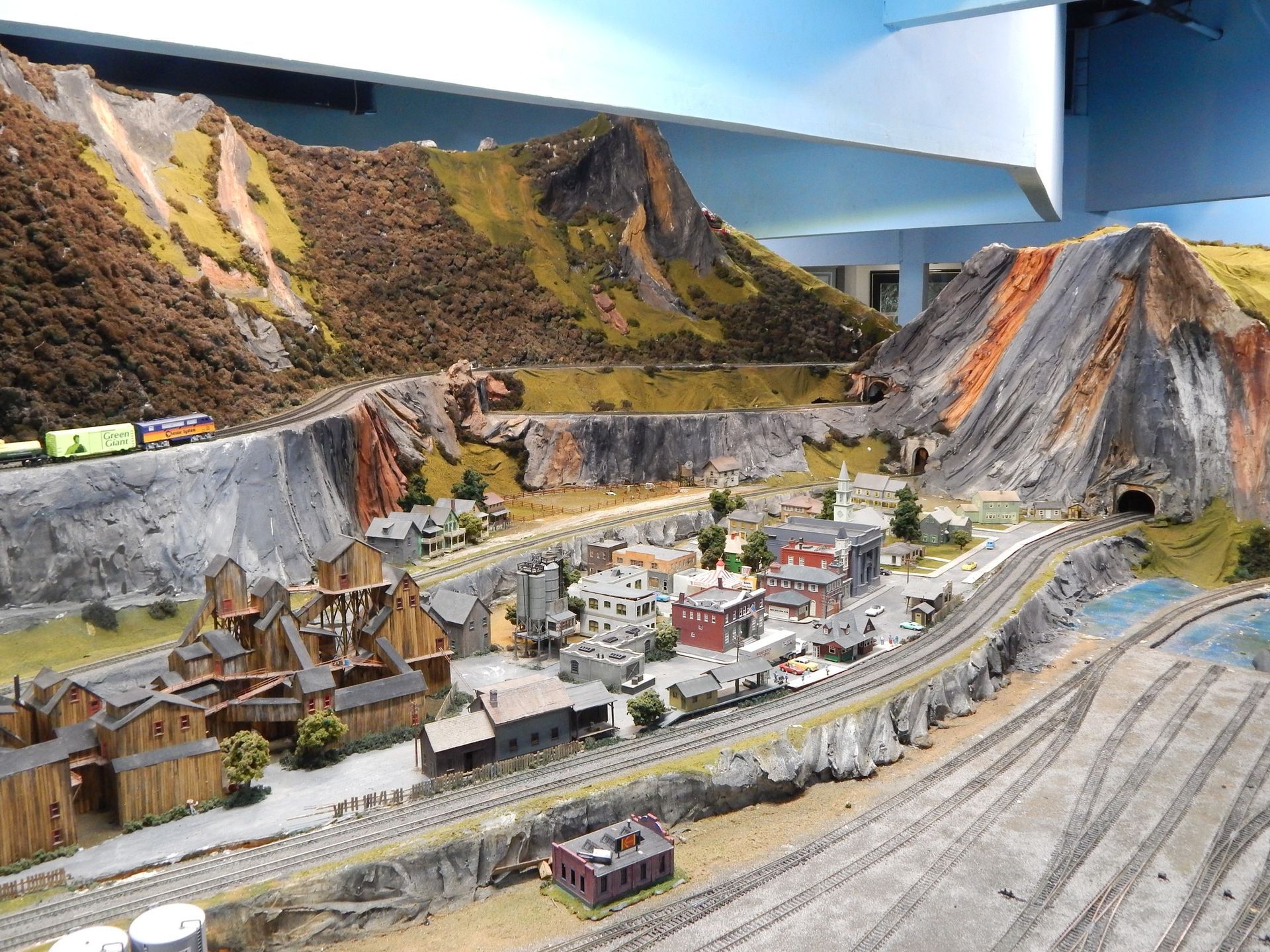World's Largest Model Railroad Museum: world record in Flemington, New Jersey