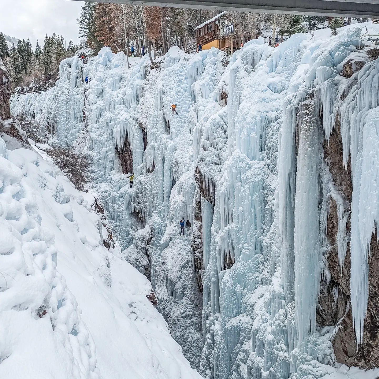 World's largest human-made public ice-climbing park: world record in Ouray, Colorado