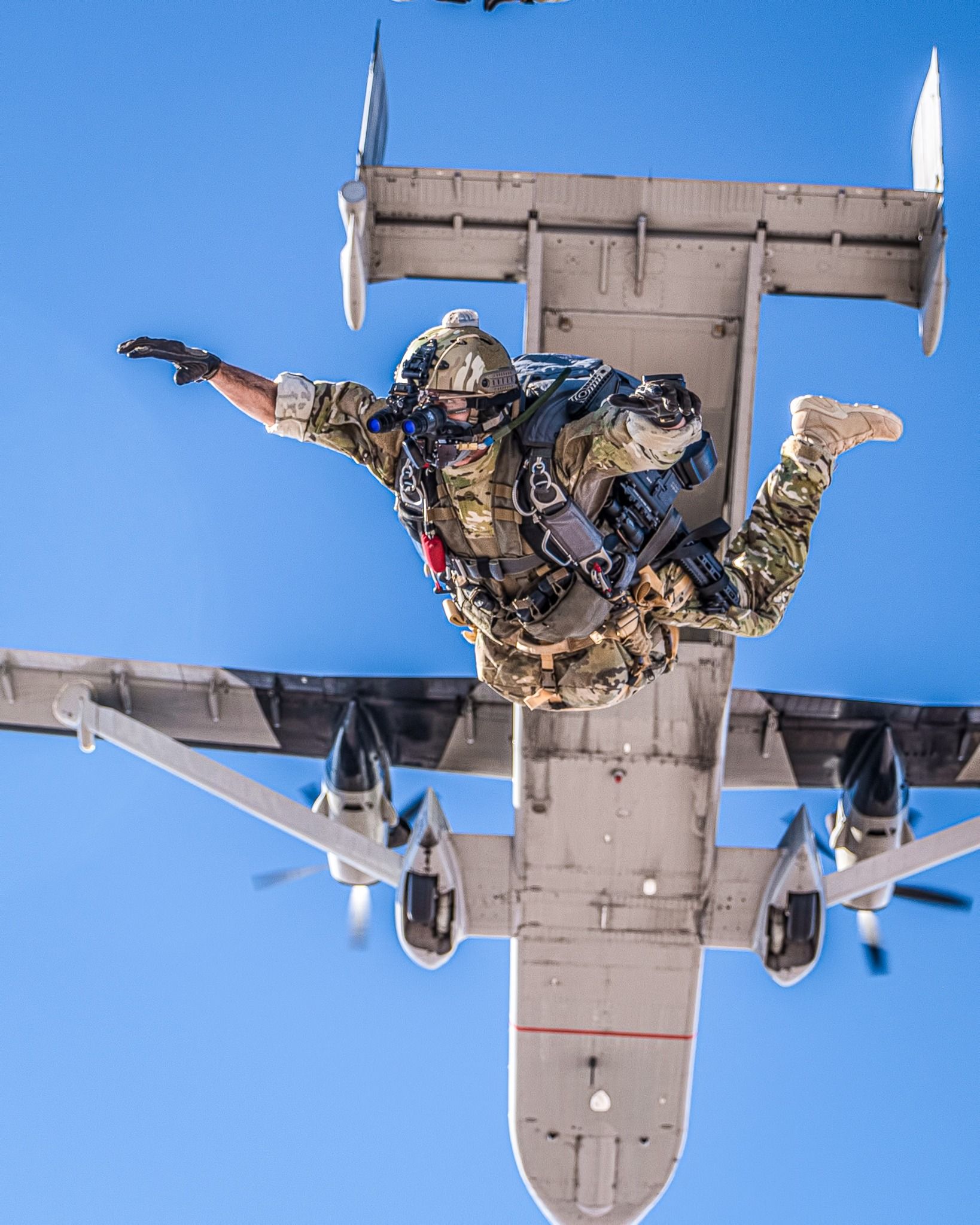 Fastest Time To Skydive Six Continents: Legacy Expeditions Skydiving Team sets world record