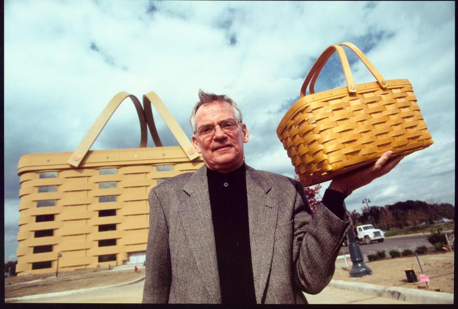 World's Largest Apple Basket: world record in Frazeysburg, Ohio