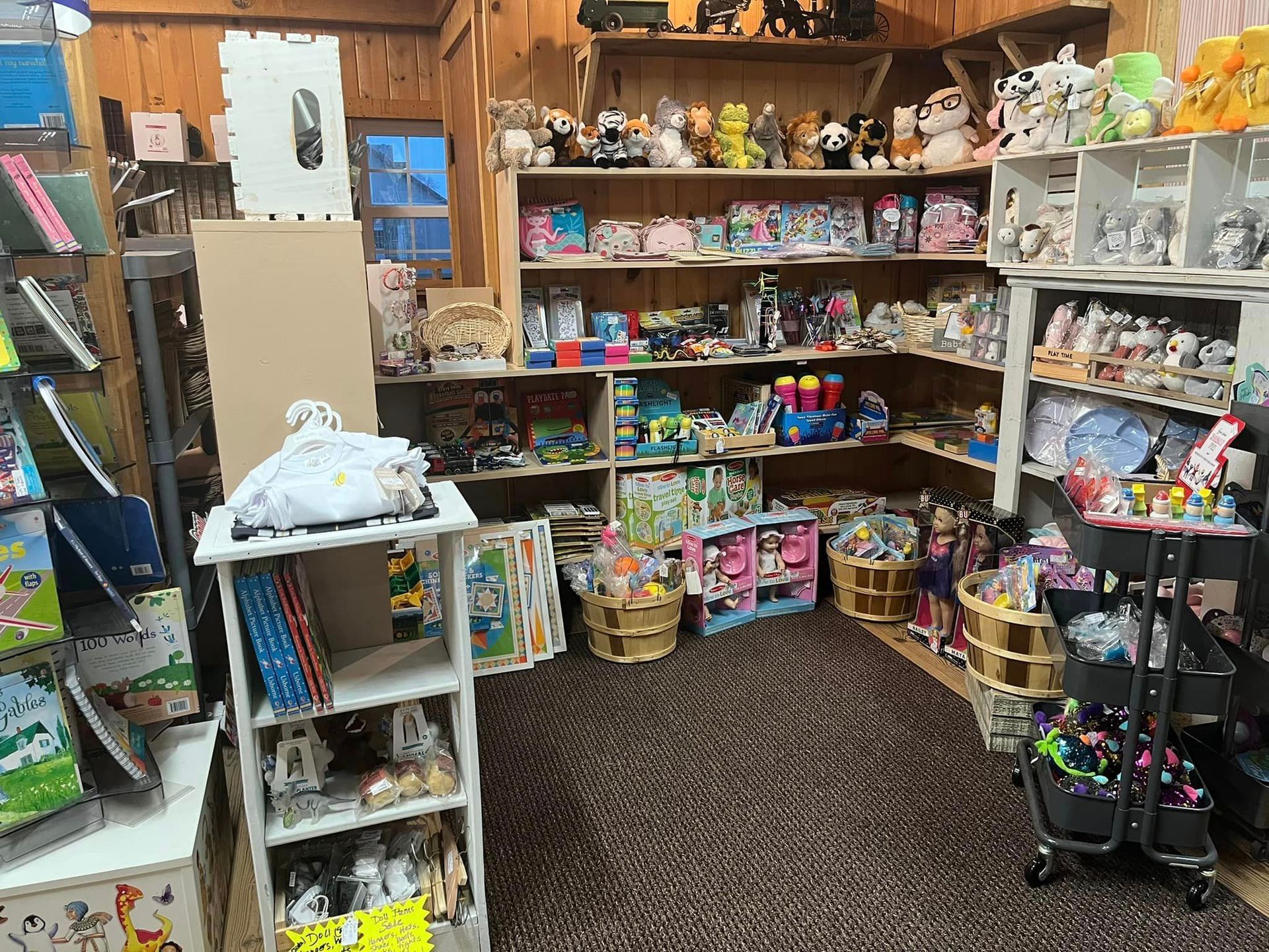 World’s Largest Amish Shopping Mall: world record in Millersburg, Ohio