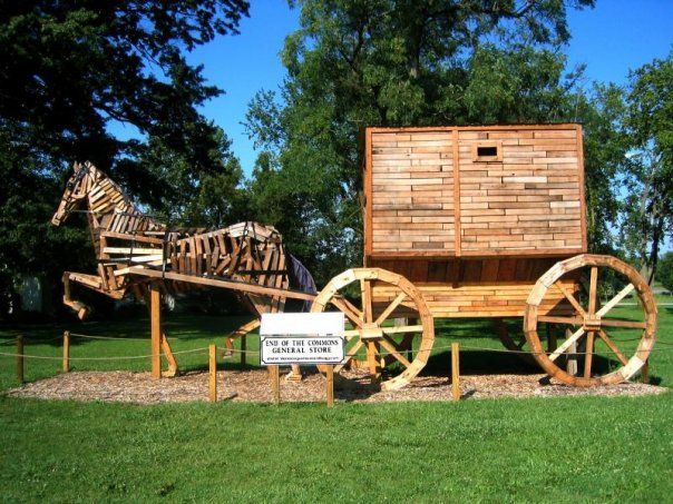 World’s Largest Amish Horse and Buggy Monument: world record in Mesopotamia, Ohio