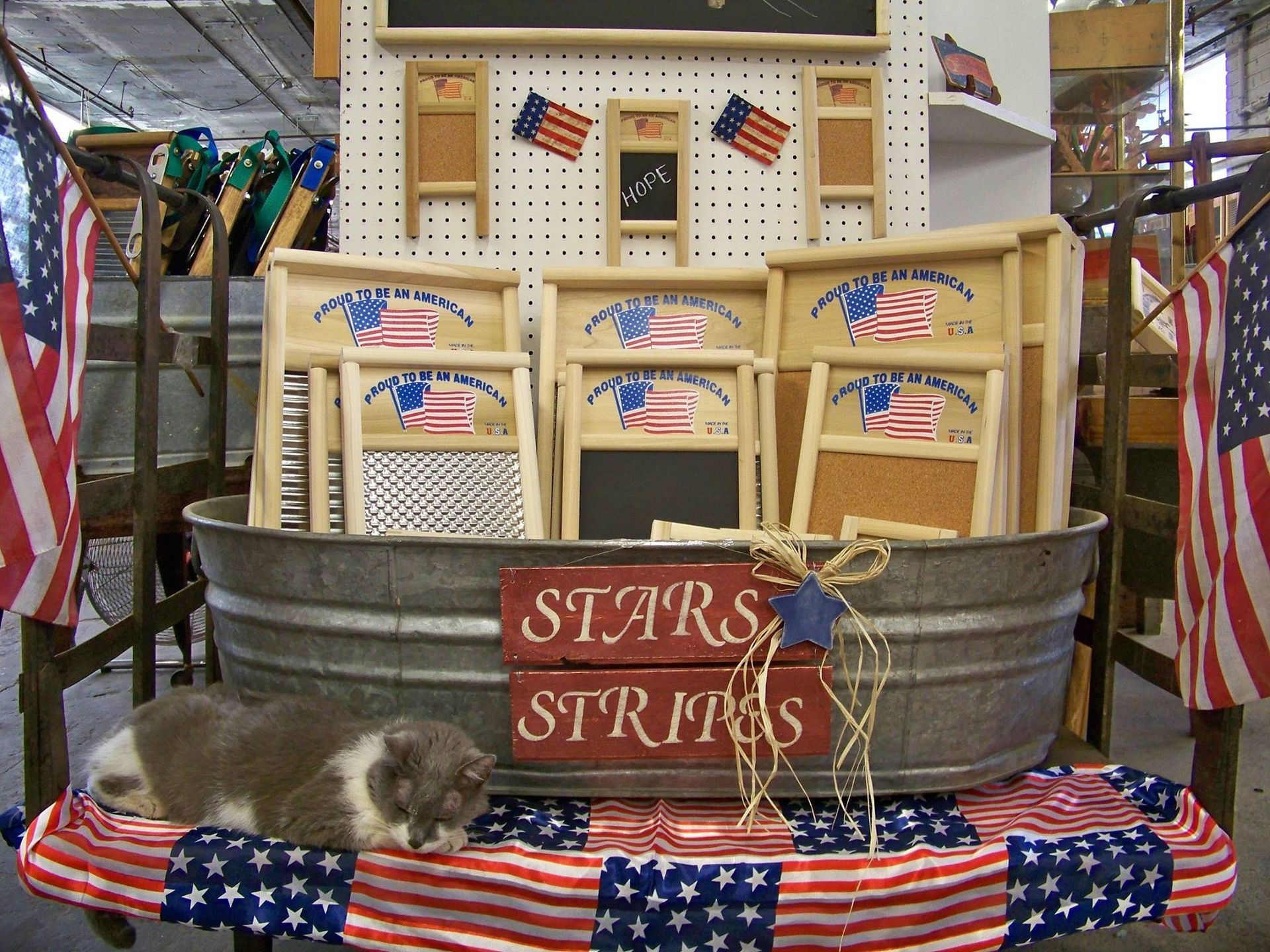 World’s Largest Washboard: world record in Logan, Ohio