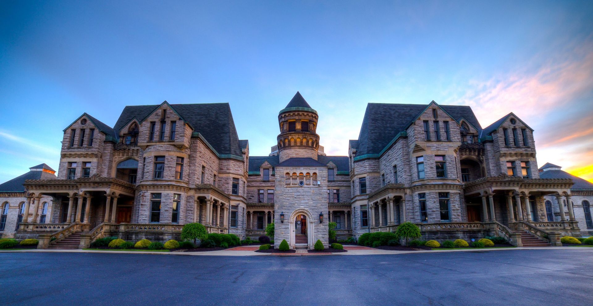 World's Largest Free Standing Jail Cell: world record in Mansfield, Ohio