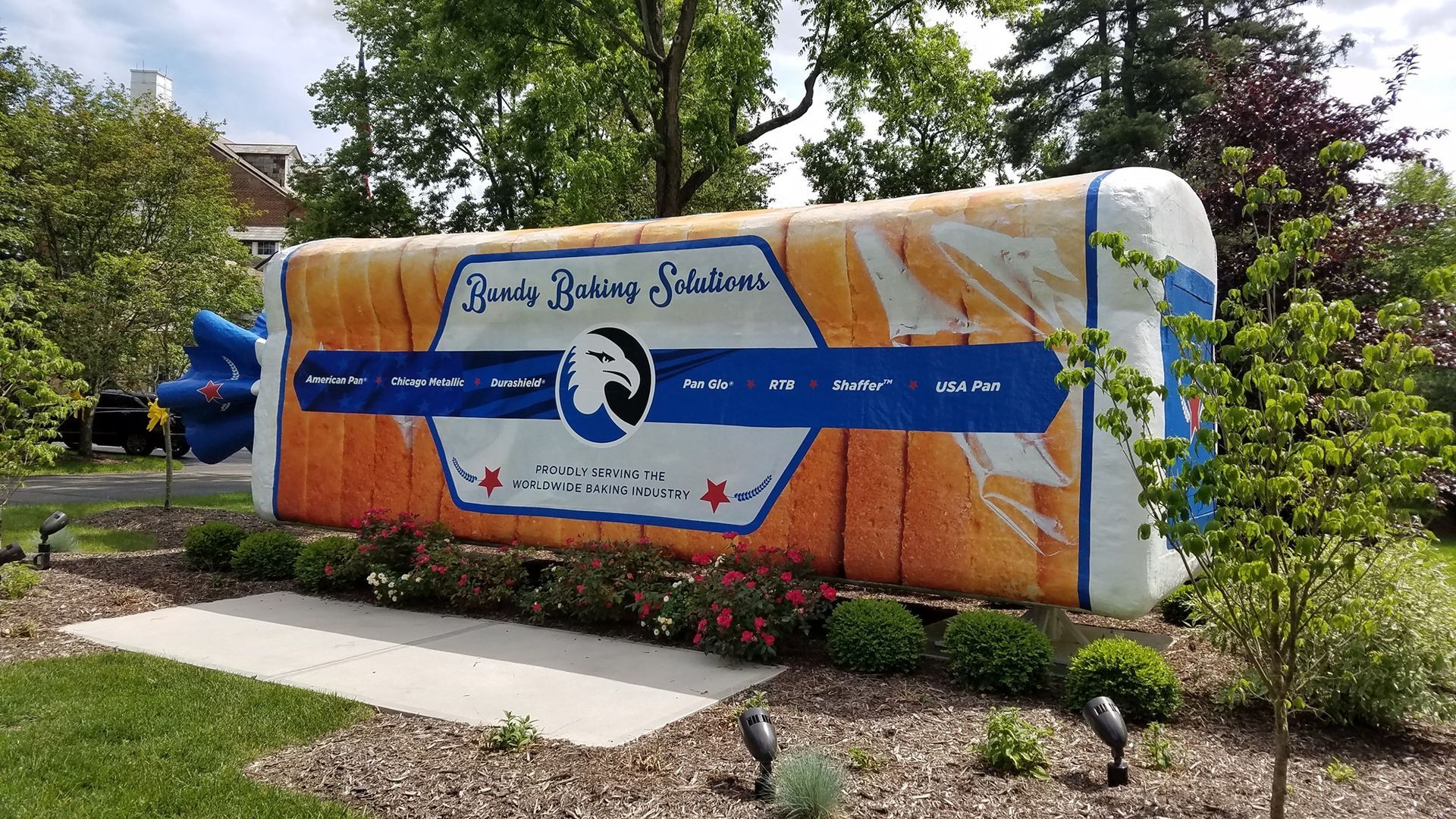 World's Largest Loaf of Bread Sculpture: world record in Urbana, Ohio