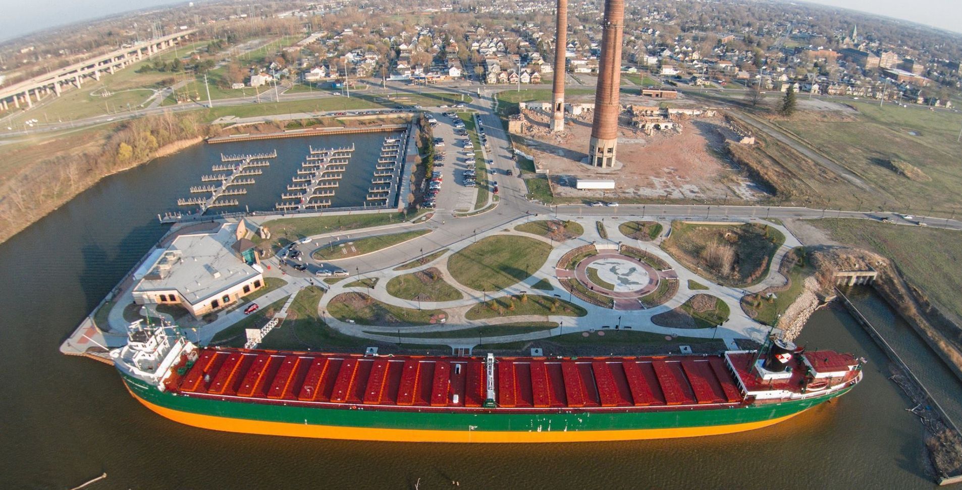 World’s Largest Bulk Freighter: world record in Toledo, Ohio