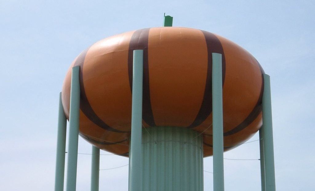 World's Largest Pumpkin Sculpture: world record in Circleville, Ohio