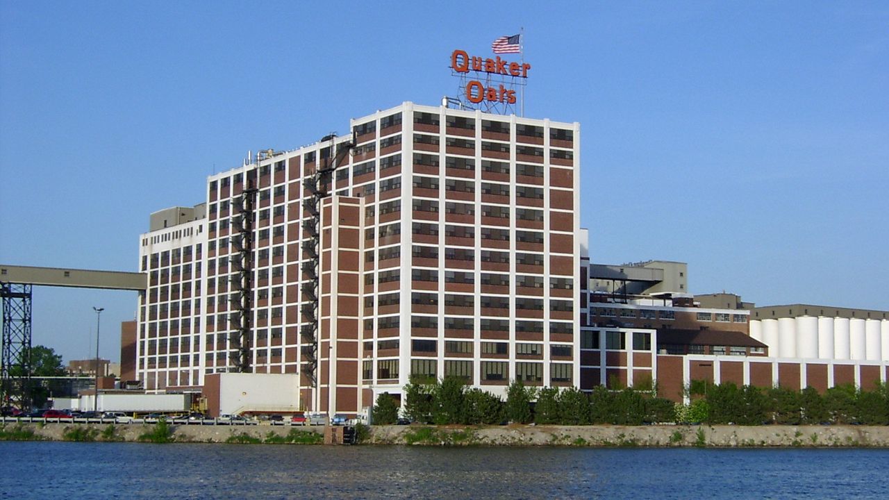 World's Largest Cereal Plant: world record in Cedar Rapids, Iowa