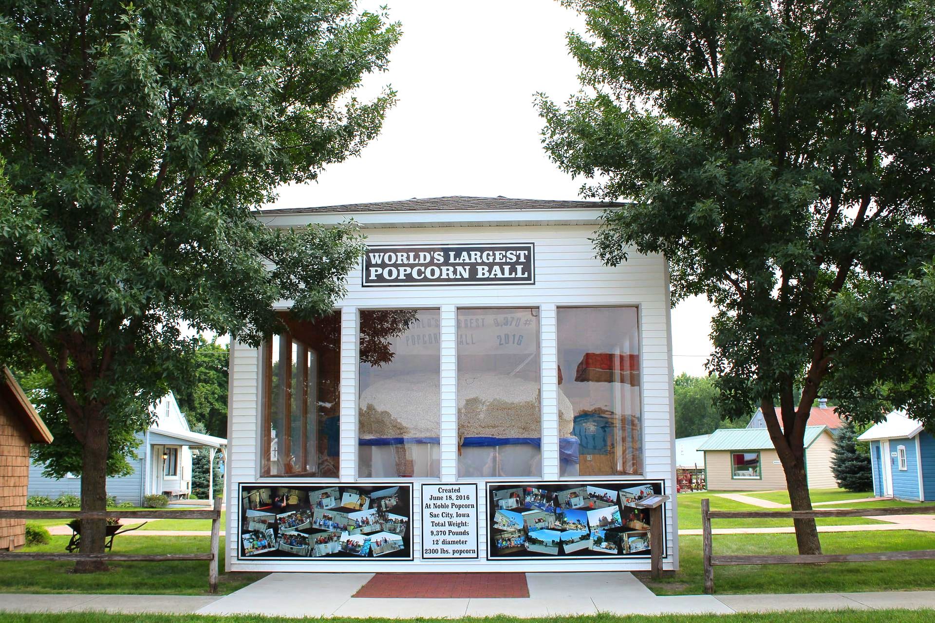 World's Largest Popcorn Ball: world record in Sac City, Iowa World's Largest Popcorn Ball: world record in Sac City, Iowa
