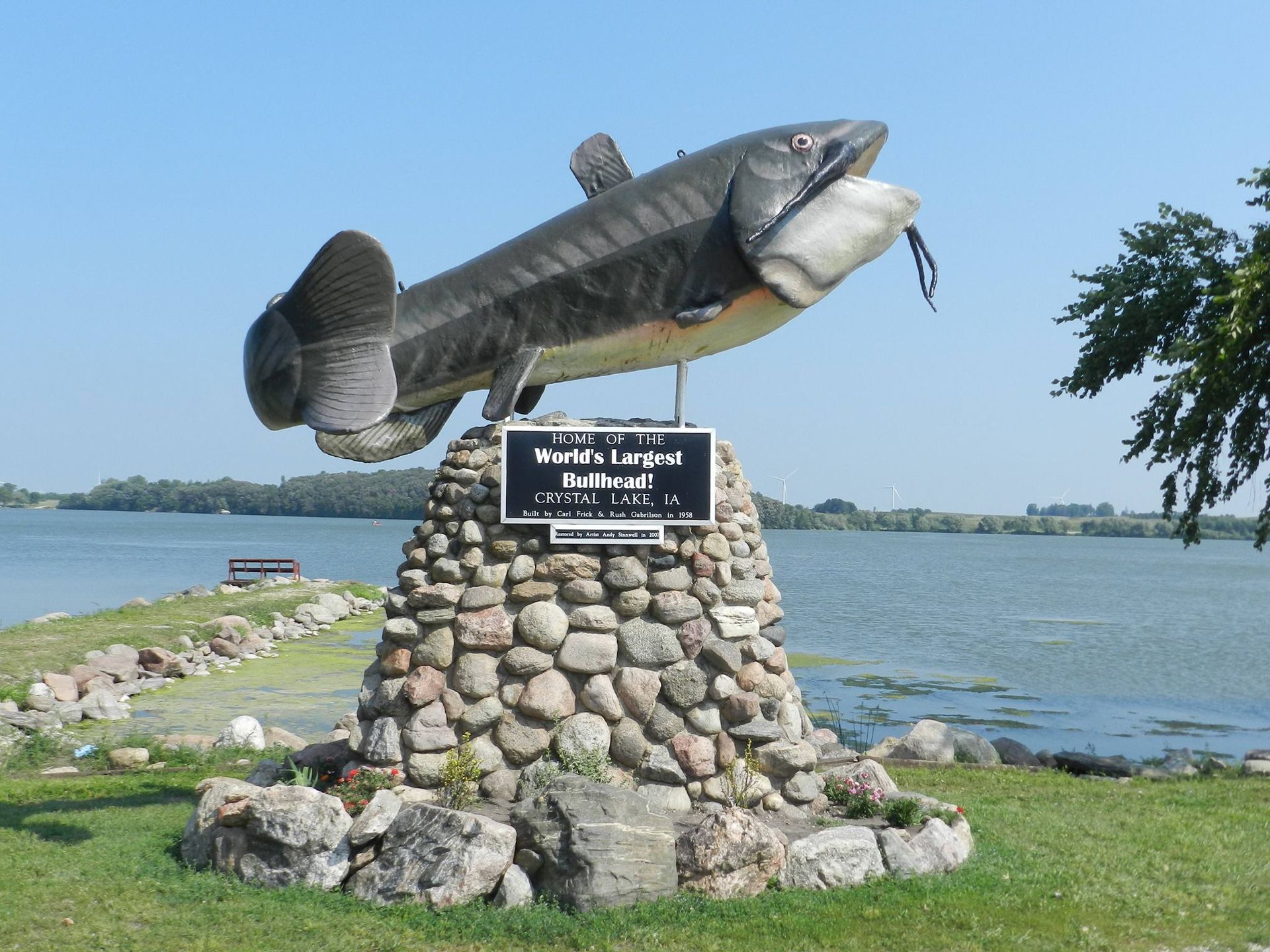 
World's Largest Bullhead Sculpture: world record in Crystal Lake, Iowa
