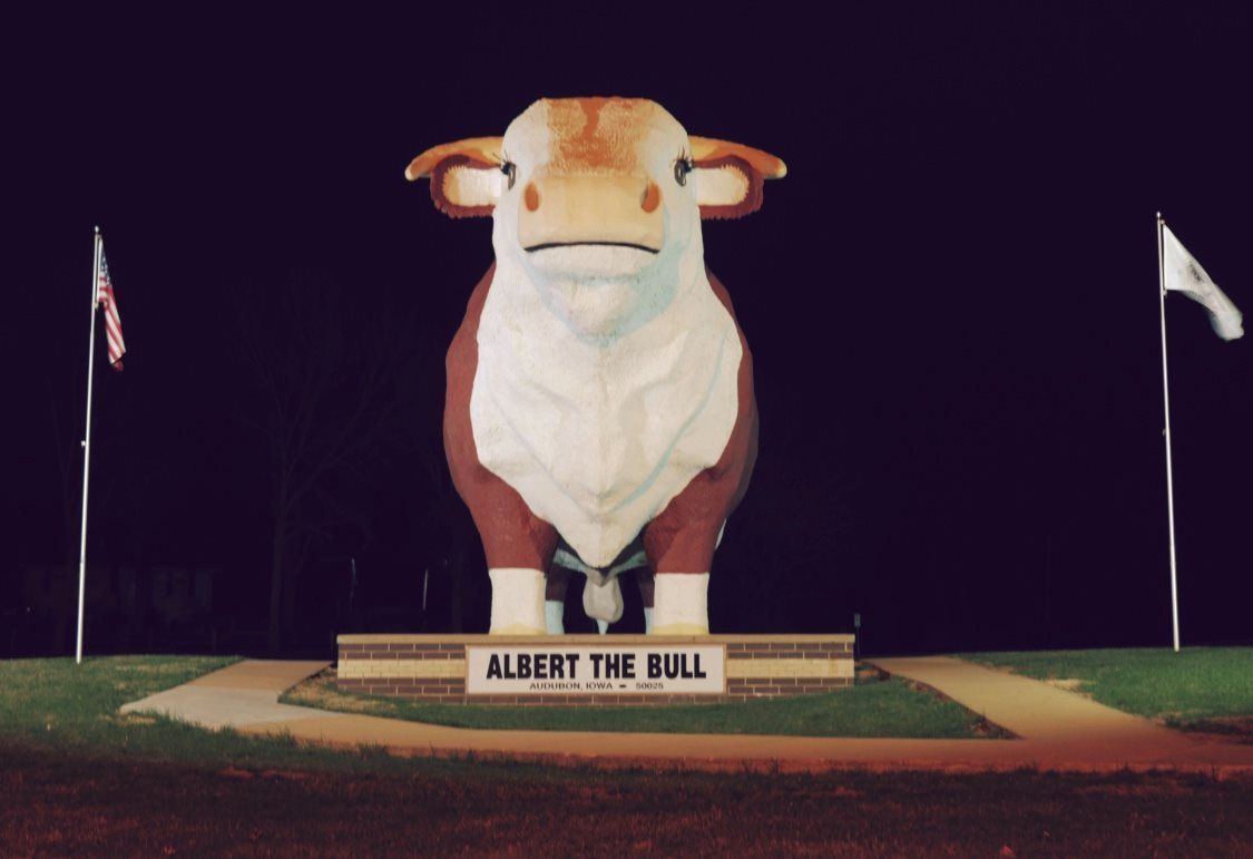 World’s Largest Bull Sculpture: world record in Audubon, Iowa World’s Largest Bull Sculpture: world record in Audubon, Iowa