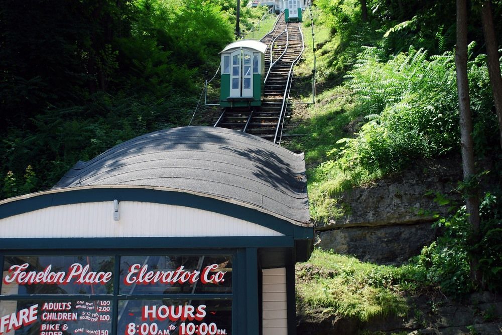 World’s Shortest And Steepest Scenic Railway: world record in Dubuque, Iowa
