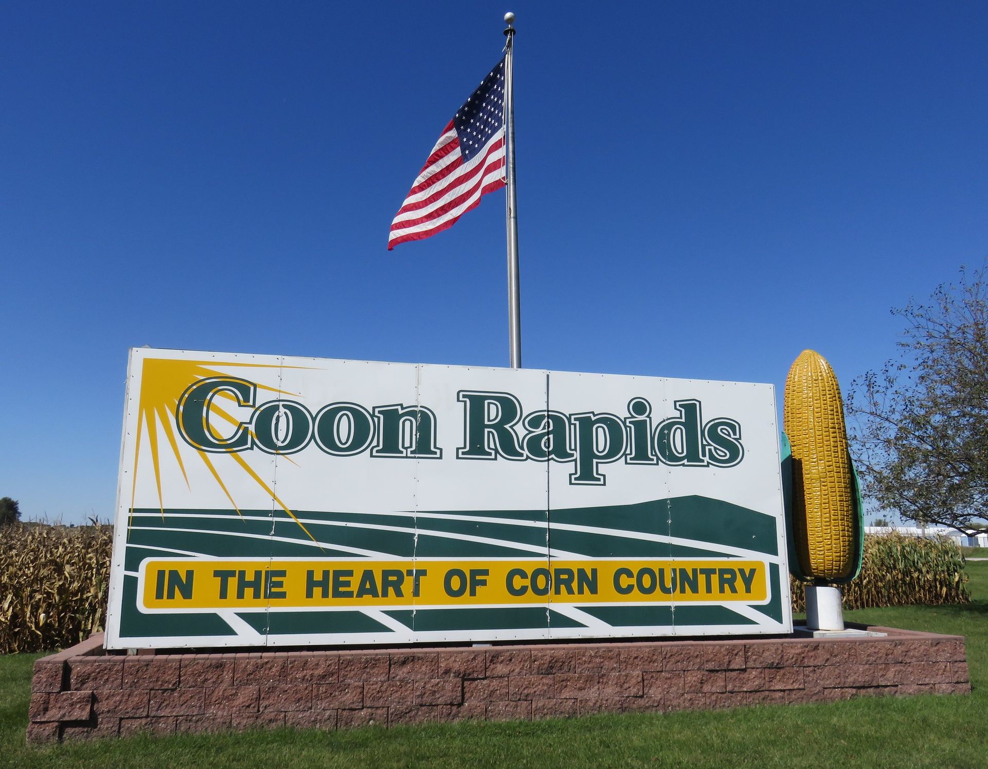 
World's Largest Rotating Ear Of Corn: world record in Coon Rapids, Iowa