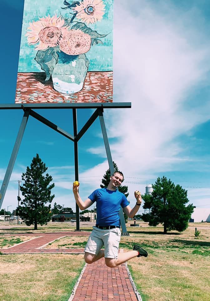 World’s Largest Easel: world record in Goodland, Kansas