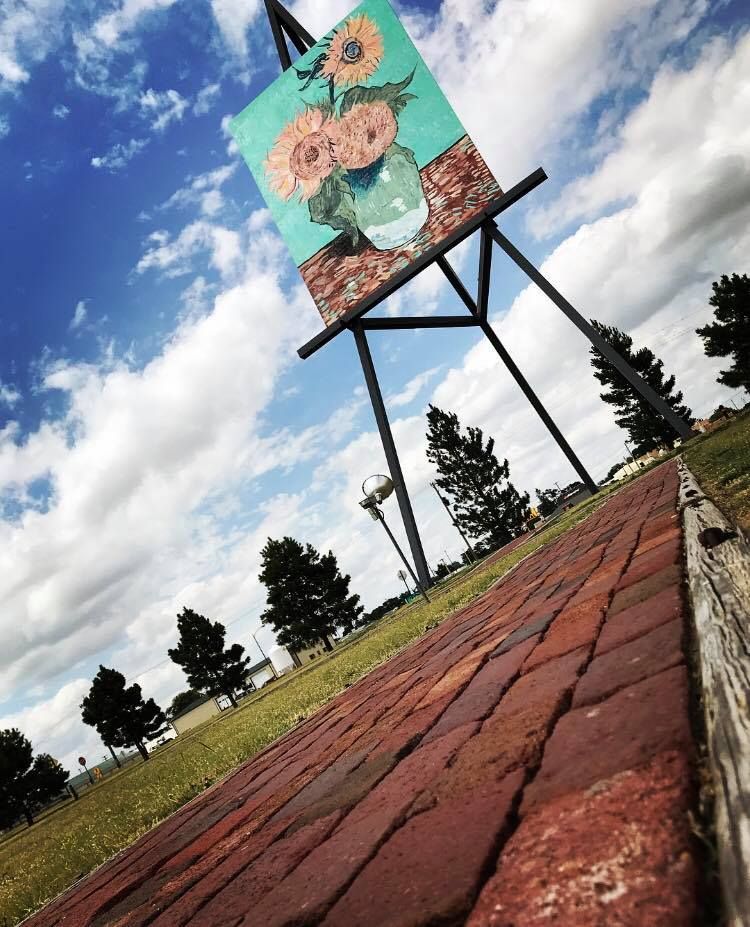 World’s Largest Easel: world record in Goodland, Kansas
