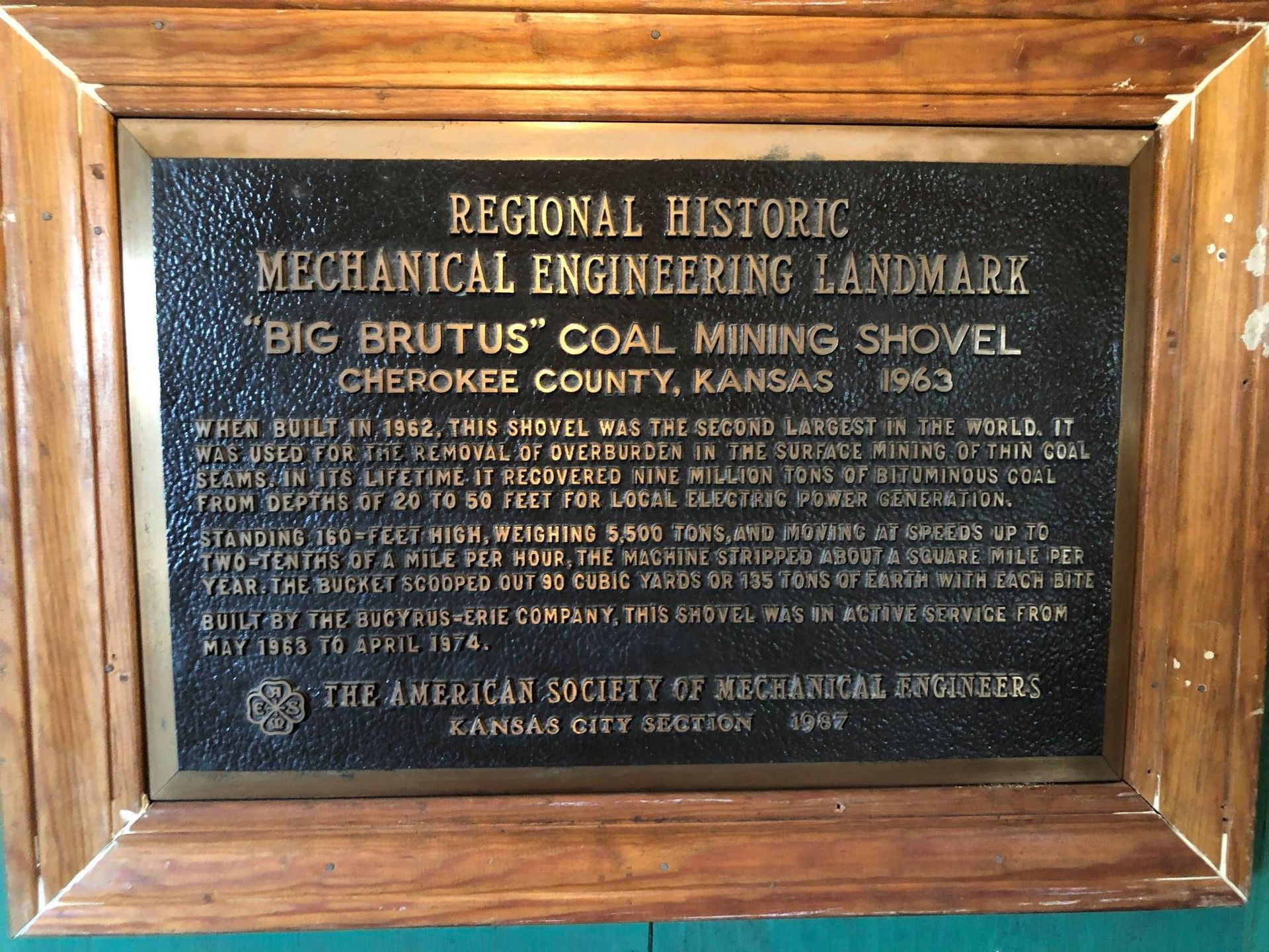 World's Largest Electric Shovel: world record in West Mineral, Kansas