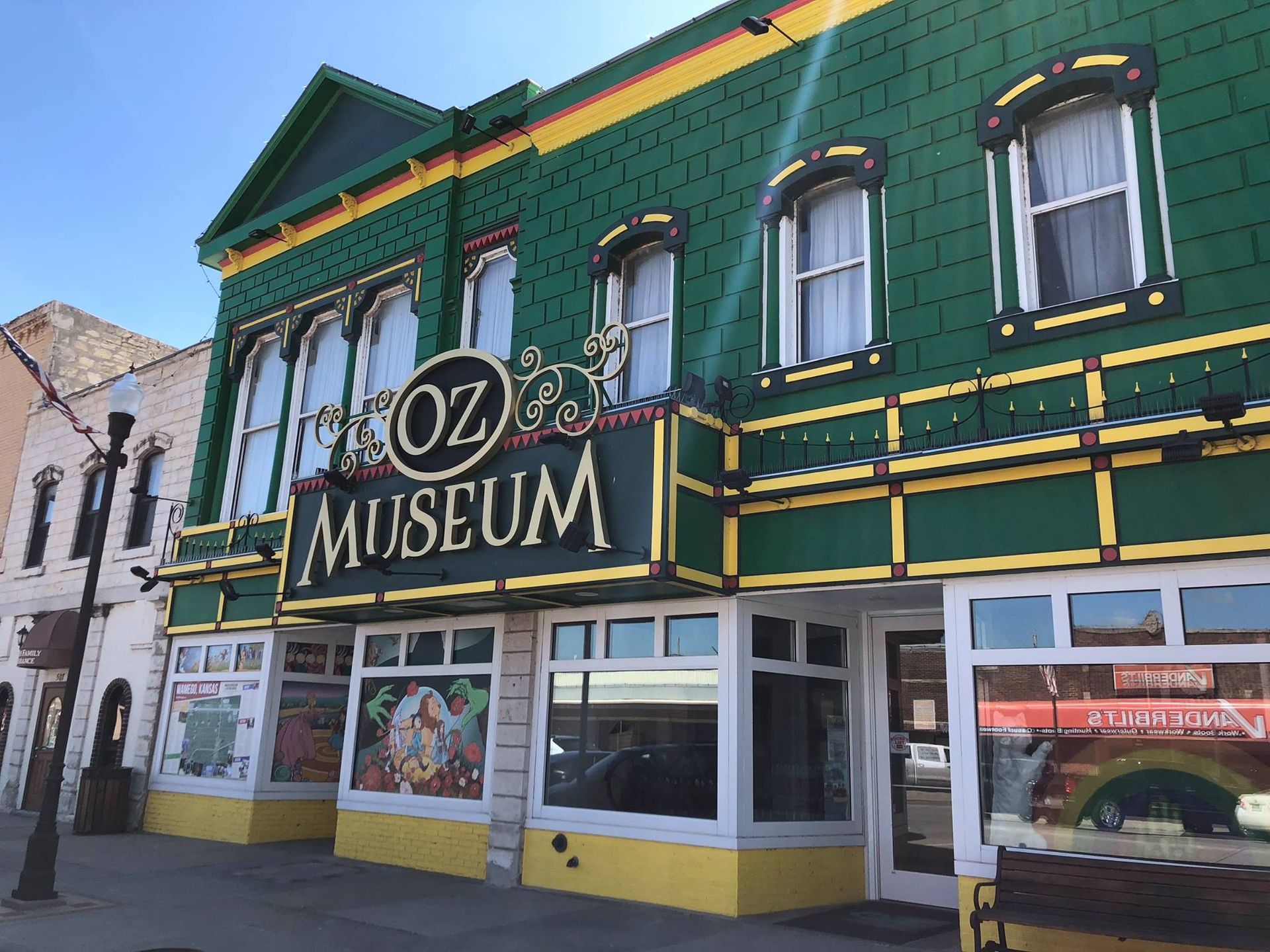 World’s Largest Collection of Oz Memorabilia: world record in Wamego, Kansas World’s Largest Collection of Oz Memorabilia: world record in Wamego, Kansas